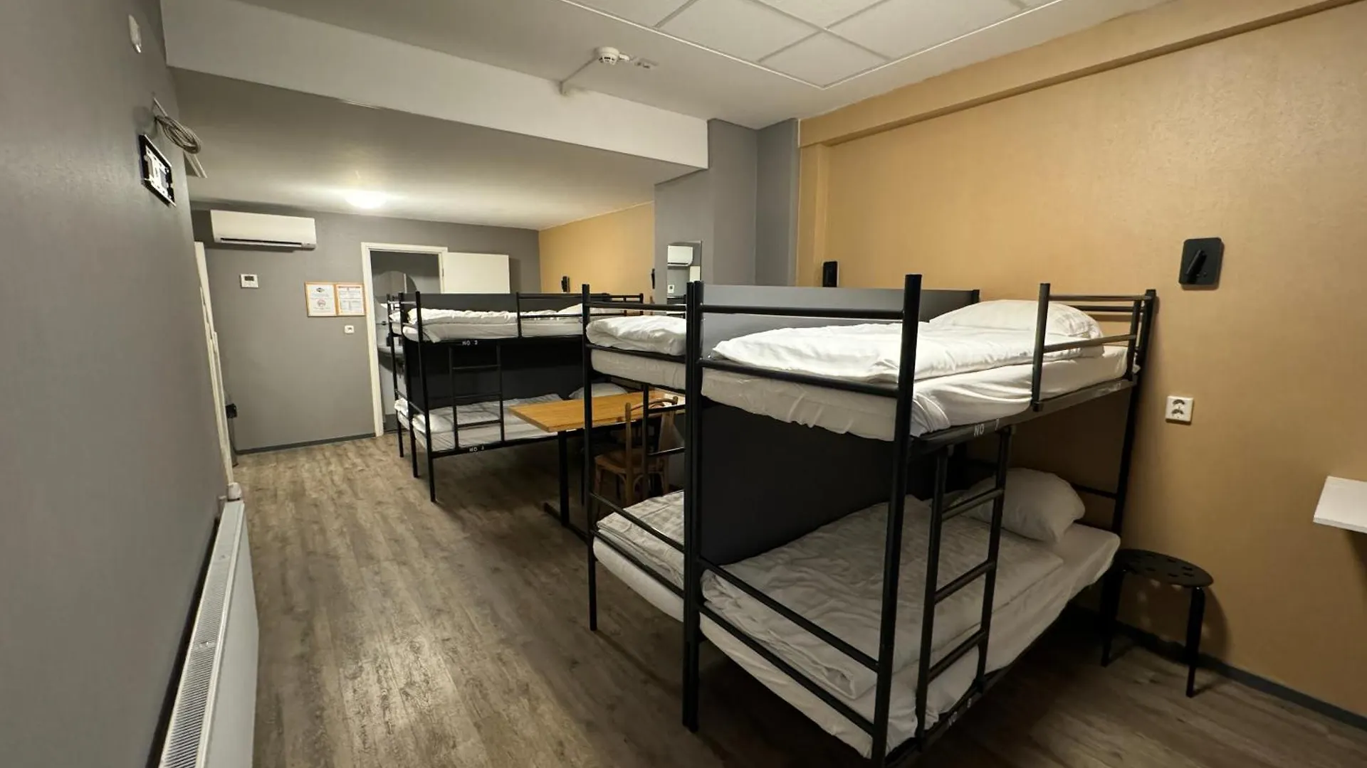 Xplore Hostel Амстердам
