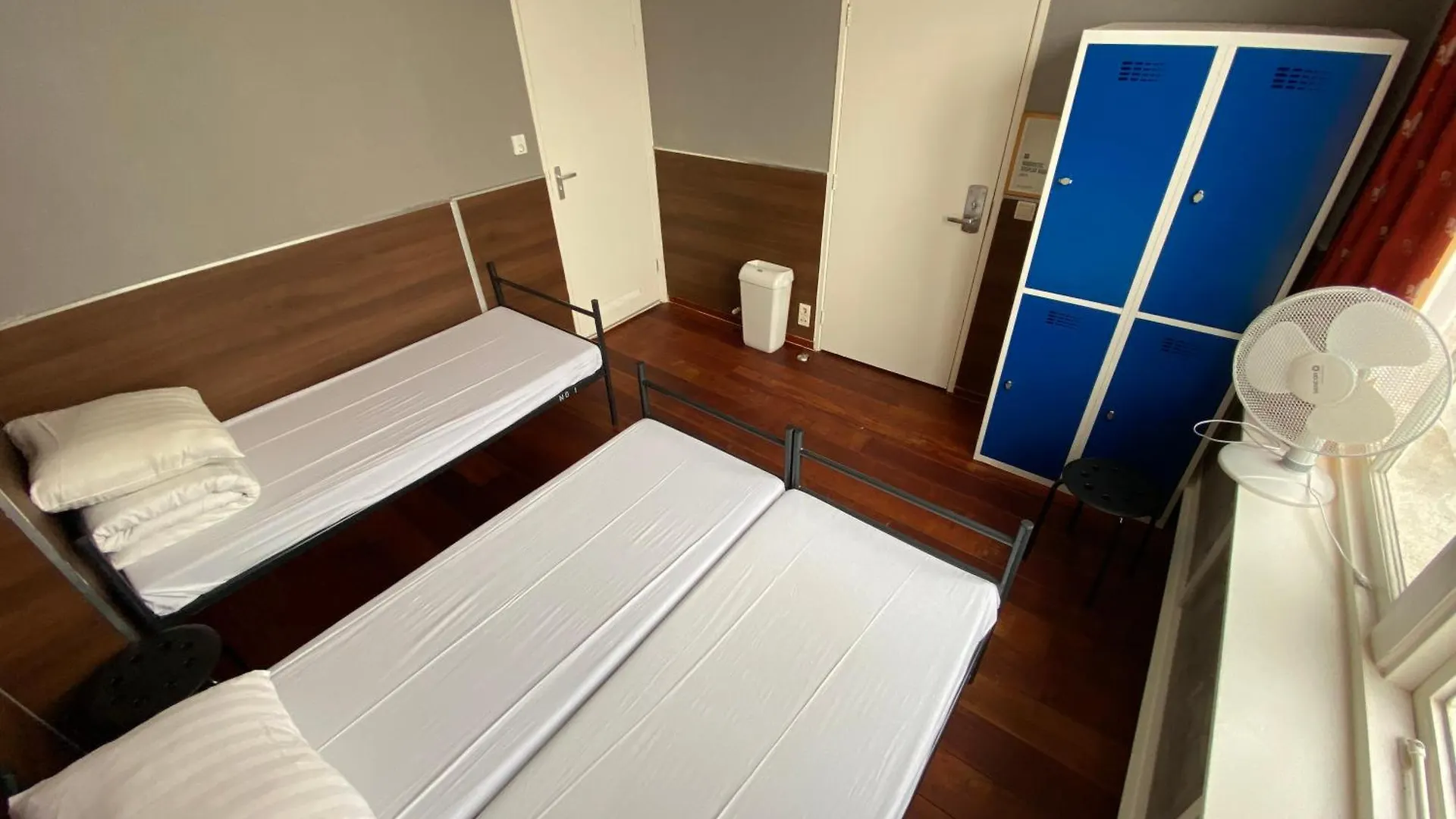 Xplore Hostel Амстердам