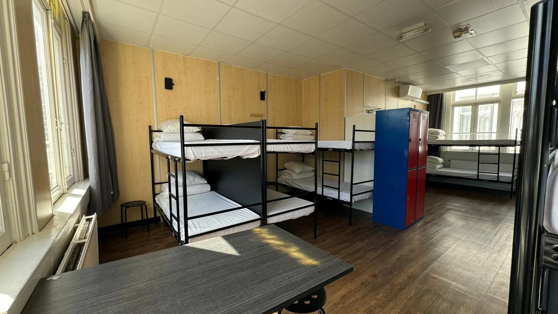 Xplore Hostel Амстердам